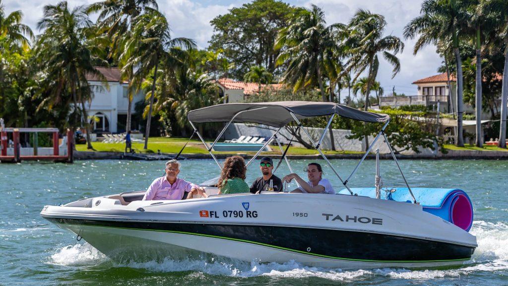 How to Book a Private Boat Tour in Miami Beach | Aquarius Guide